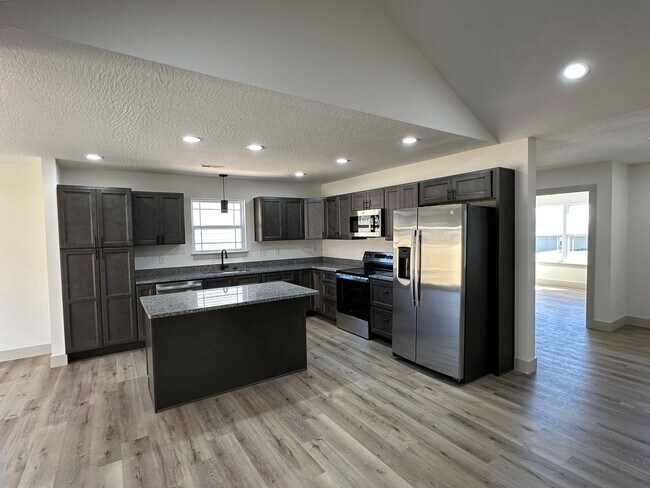 Building Photo - BRAND NEW 3 Bed 2 Bath in WAYNESVILLE - FOR RENT