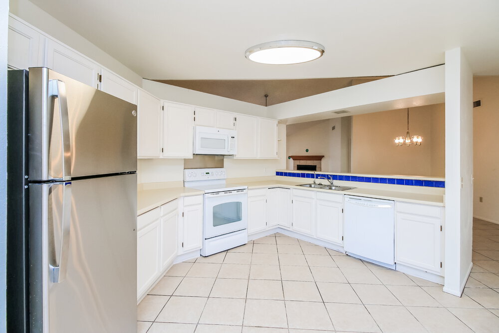 Building Photo - 4837 E Grandview St