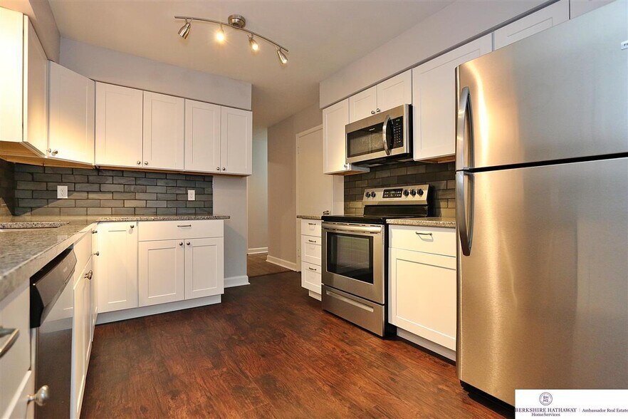 Kitchen - NEW APPLIANCES - 2329 S 125th Ave