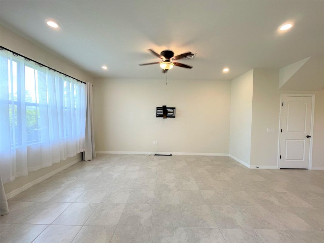 Building Photo - 4464 San Fratello Cir