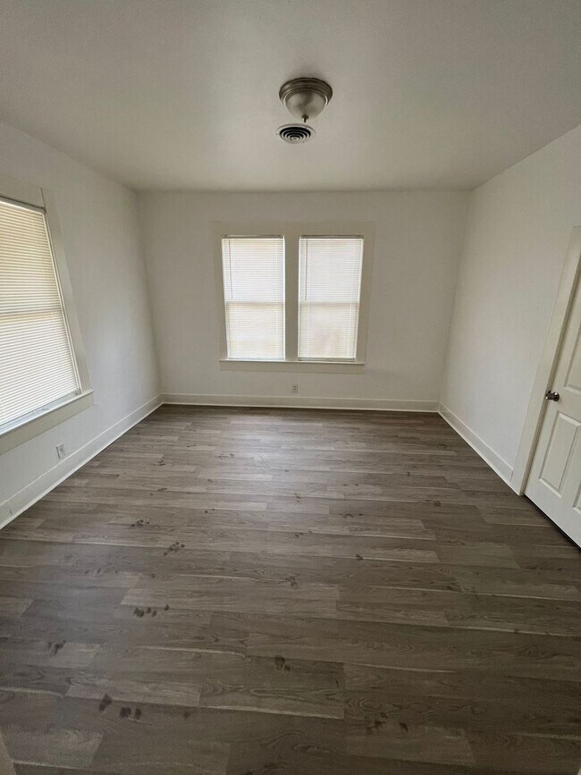 Building Photo - 2781 Sabine Pass Ave