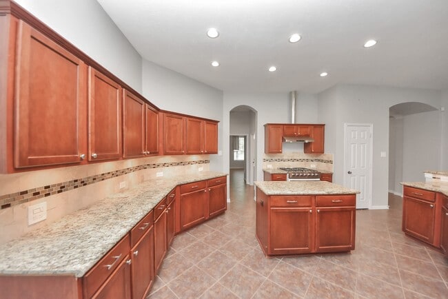 Building Photo - 18403 Sierra Falls Ct