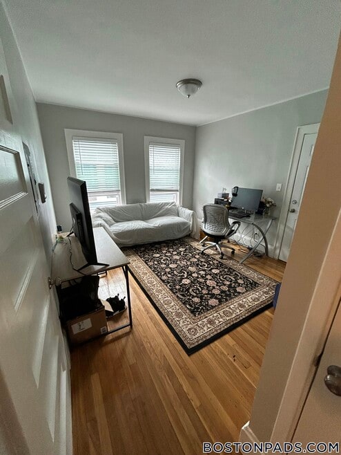 Building Photo - 55 Estes St