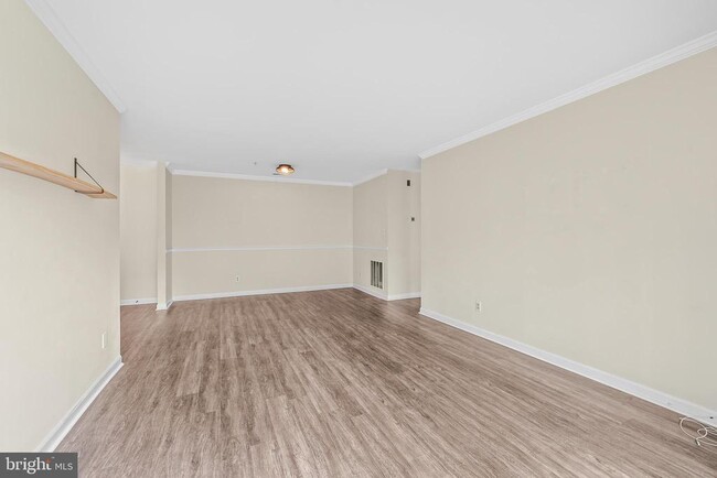 Building Photo - 303 Tall Pines Ct