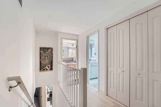 Building Photo - Basement Bedroom