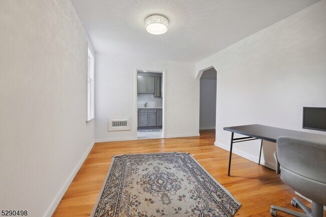 Building Photo - 176 Millburn Ave