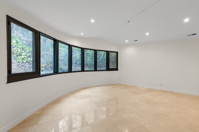 Building Photo - 9572 Stuart Ln