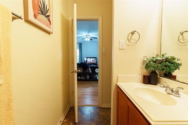 Building Photo - 7617 Topaz Way