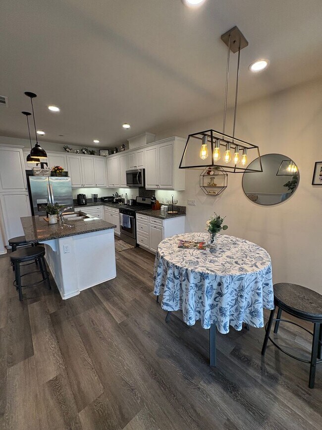 Building Photo - 3160 E Yountville Dr