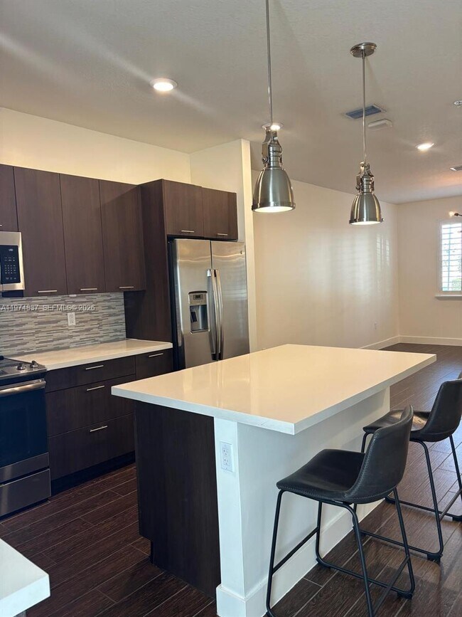 Building Photo - 4700 NW 84th Ave