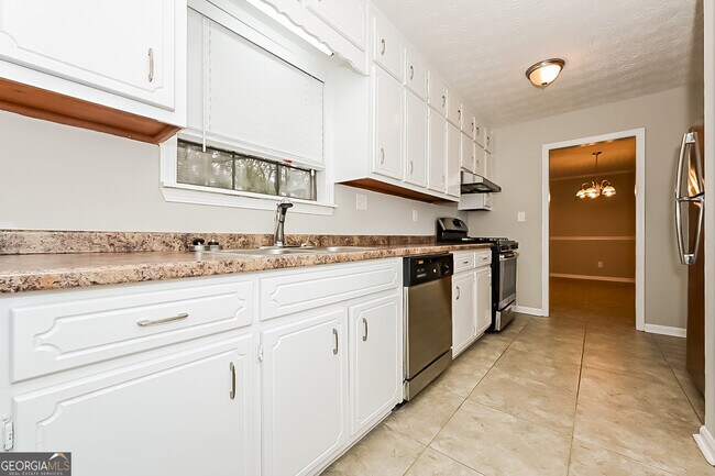 Building Photo - 105 Mt Airy Rd