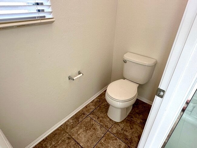 Building Photo - 971 S Deerfield Ln