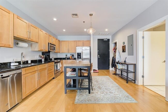 Building Photo - 444 N Central Ave