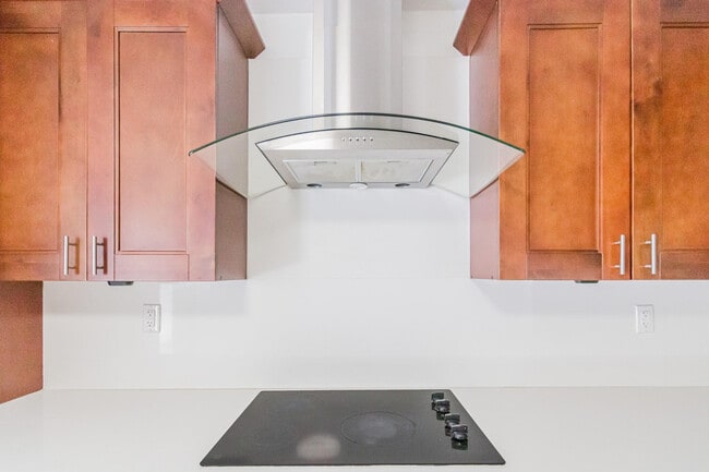 Building Photo - 2810 NE 60th St