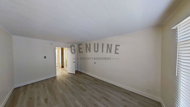 Building Photo - Remodeled 2Bd 2Ba Condo in Newport