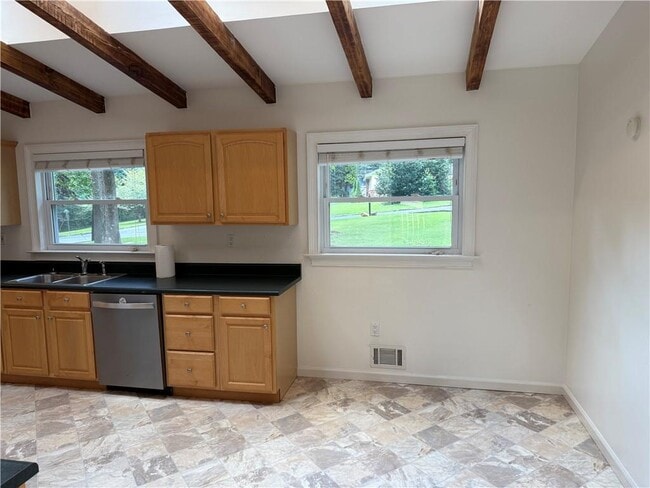 Building Photo - 3544 Raymond Dr