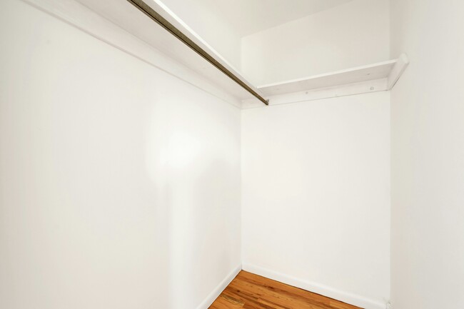 Building Photo - 2413 Hammett Ave