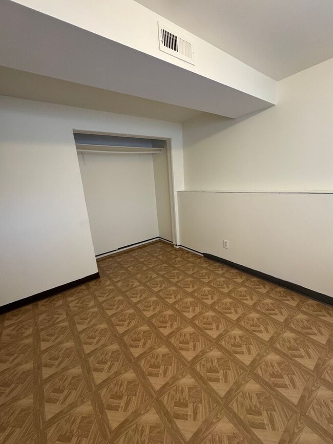 Building Photo - Beautiful 4 bedroom house avail 6/12