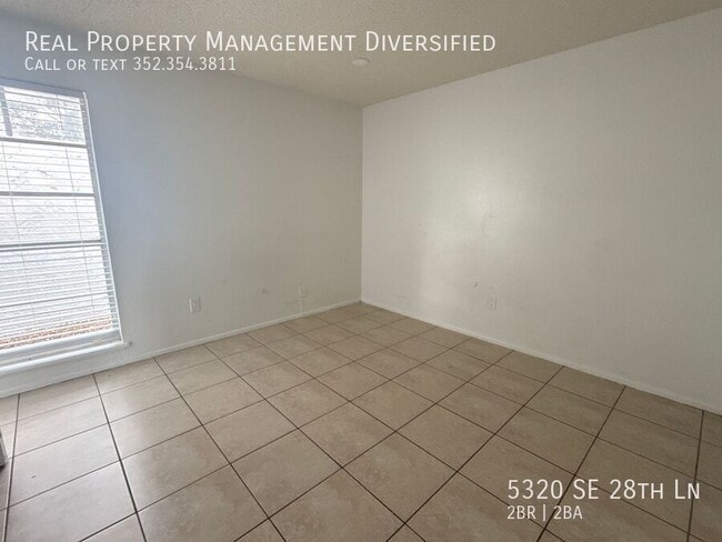 Building Photo - 5320 SE 28th Ln