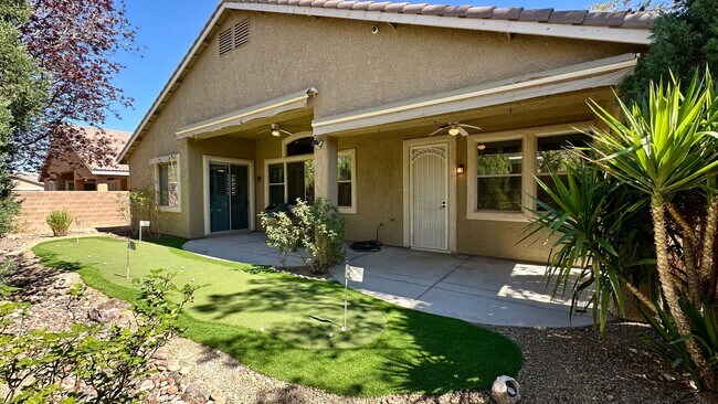 Building Photo - Glenhaven At Southern Highlands