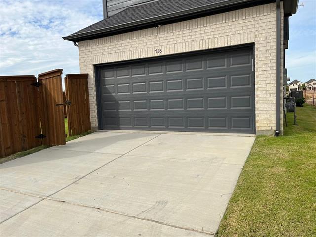 Building Photo - 728 Kendall Ln
