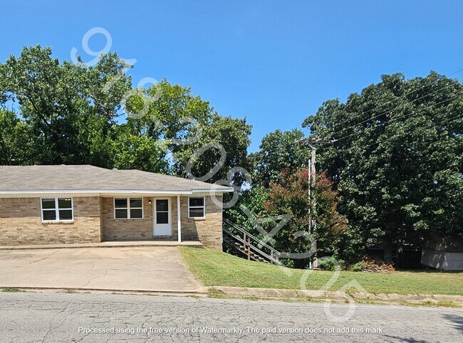 Building Photo - 1601 N Hills Blvd