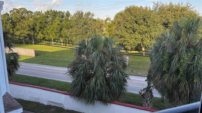 Building Photo - 9410 Citrus Glen Pl
