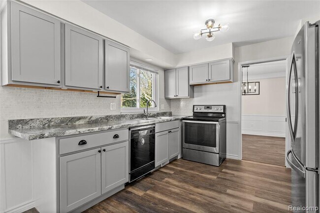 Building Photo - 3715 Ledge Dr