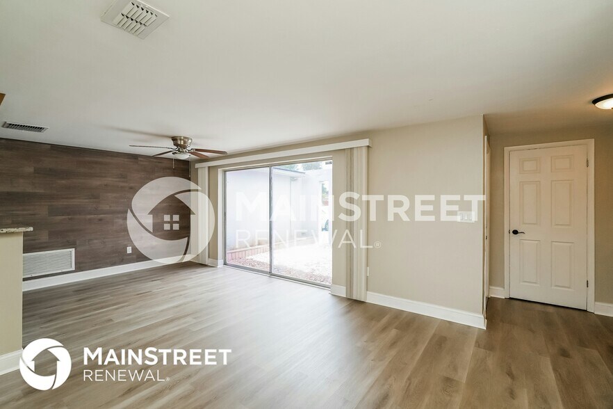 Building Photo - 3452 Brookfield Dr