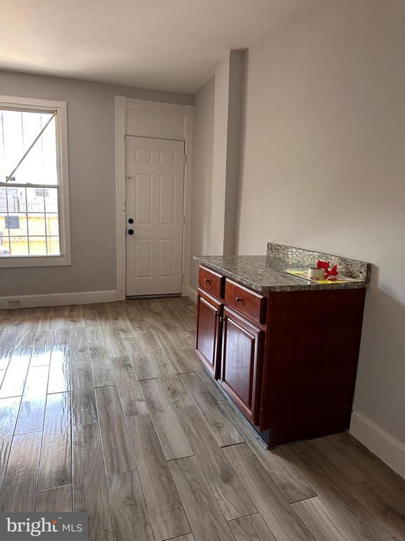 Building Photo - 2940 E Fayette St