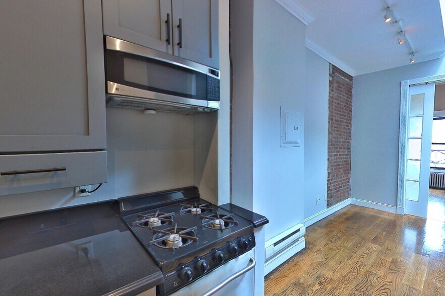 Building Photo - 697 Tenth Ave (47th & 48th St), #5FN