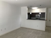 Building Photo - Charming ground-level 1 bed / 1 bath condo...