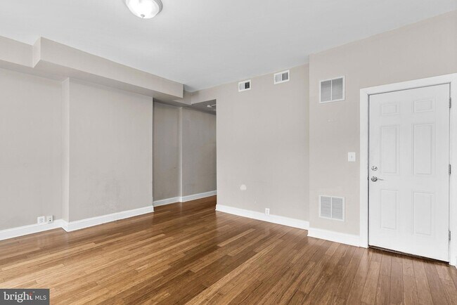 Building Photo - 1932 15th St NW