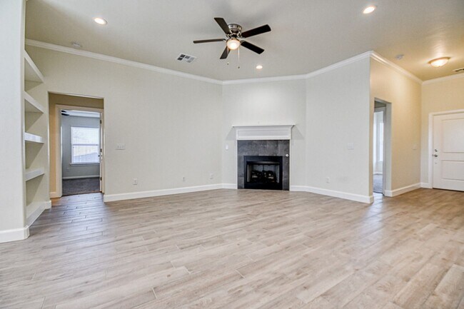 Building Photo - 3100 Pebble Pond Dr