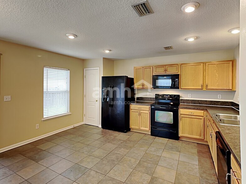 Building Photo - 76191 Long Pond Loop