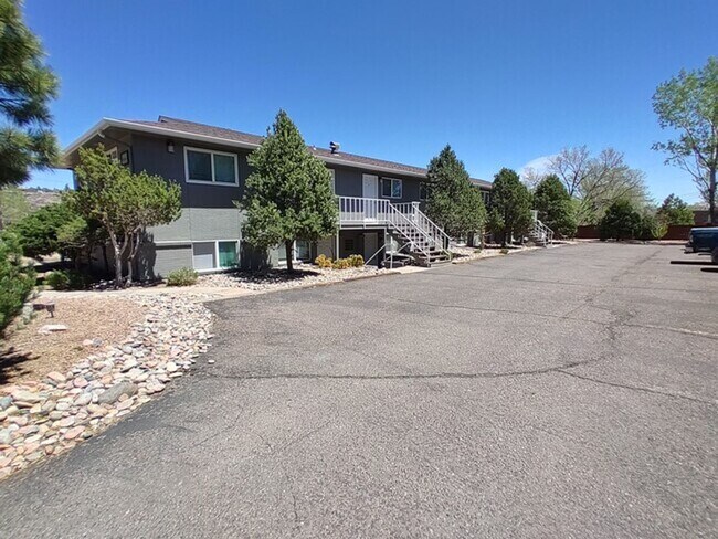 Building Photo - 4413 Forrest Hill Rd