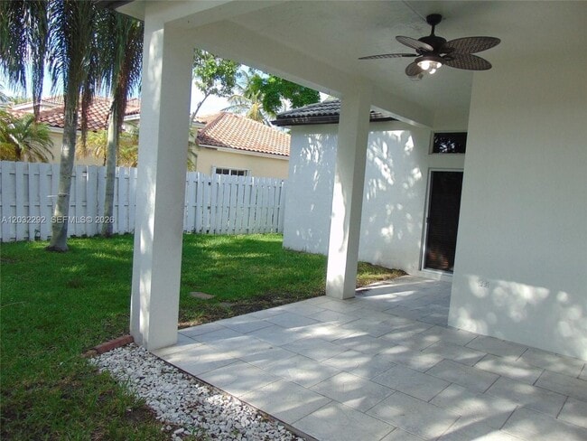 Building Photo - 624 Vista Meadows Dr