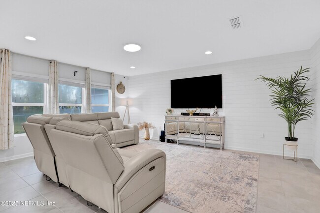 Building Photo - 669 Meadow Ridge Dr