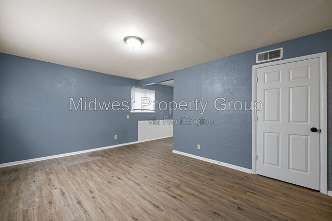 Building Photo - 1432 E Pitman Ave