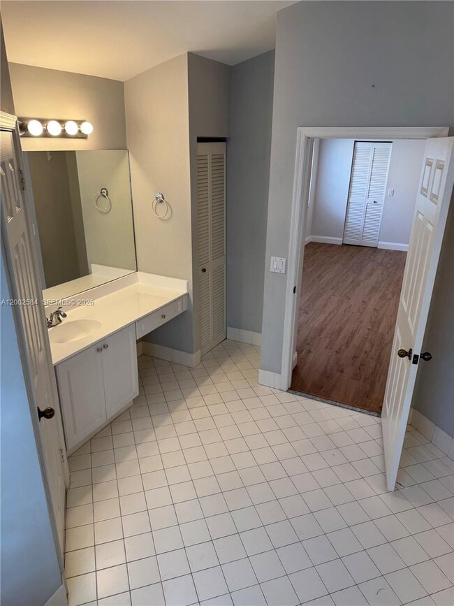 Building Photo - 2019 Cove Ln