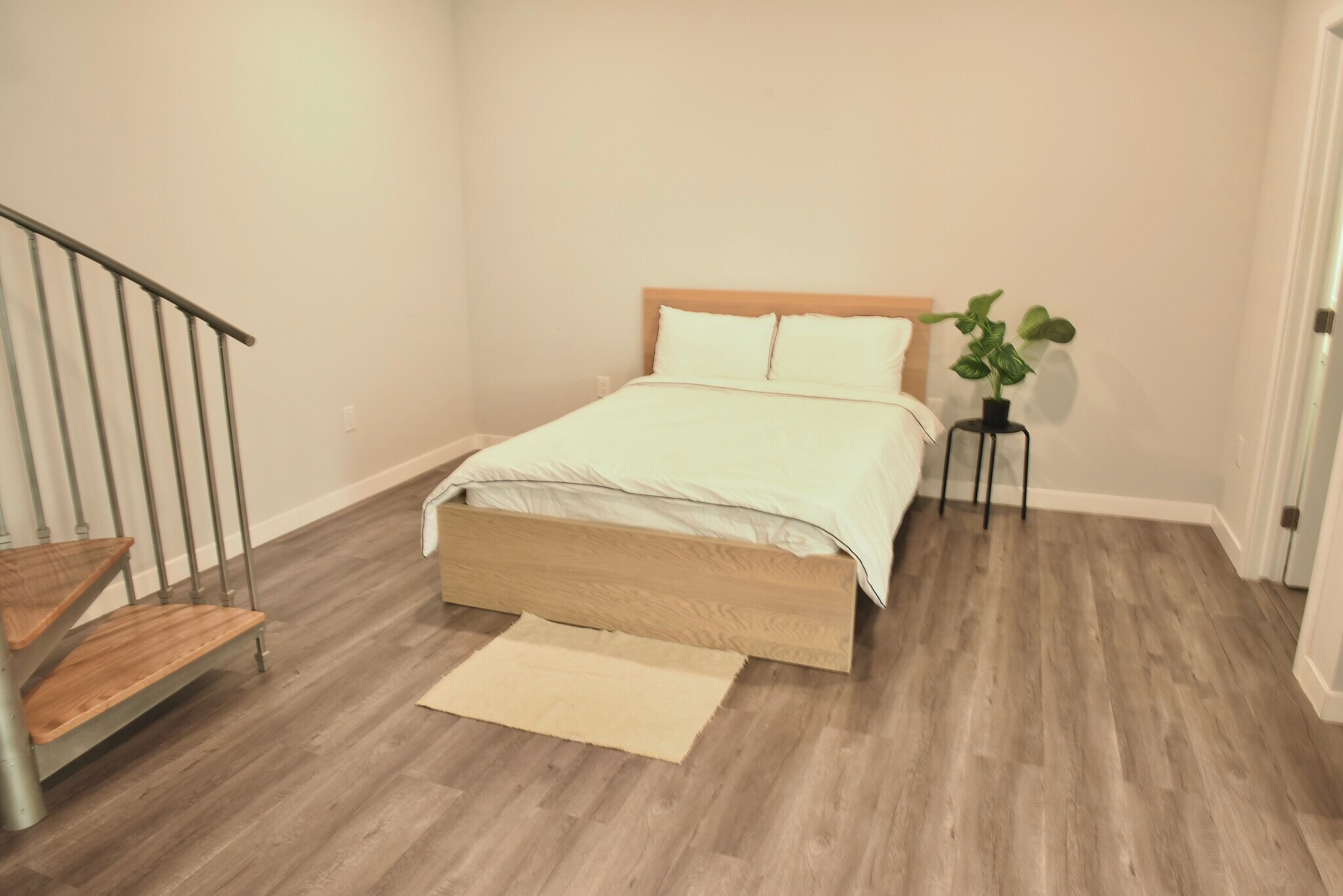 Building Photo - 1152 S Ardmore Ave