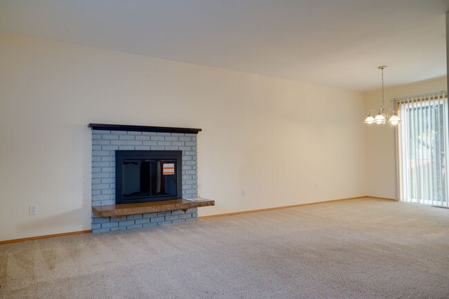 Building Photo - Federal Way Rambler