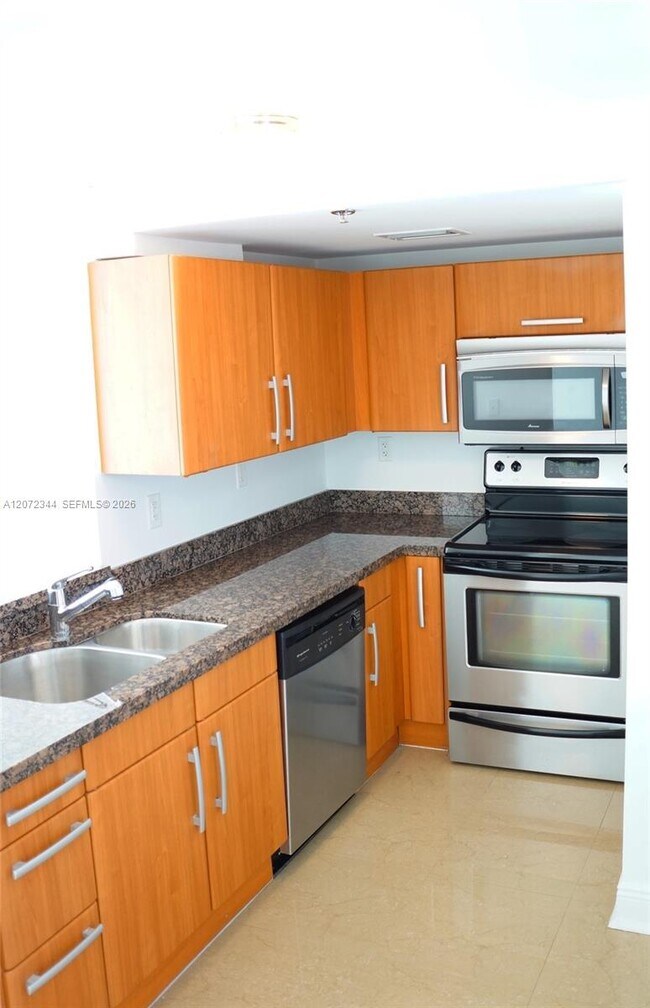 Building Photo - 6362 Collins Ave