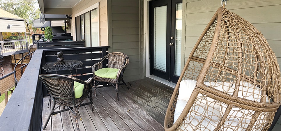 Balcony off living room - 8710 Park Ln