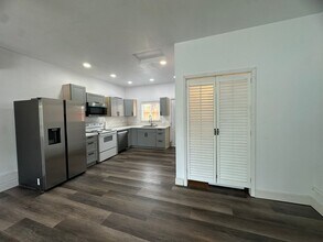 Building Photo - SAC T 1544