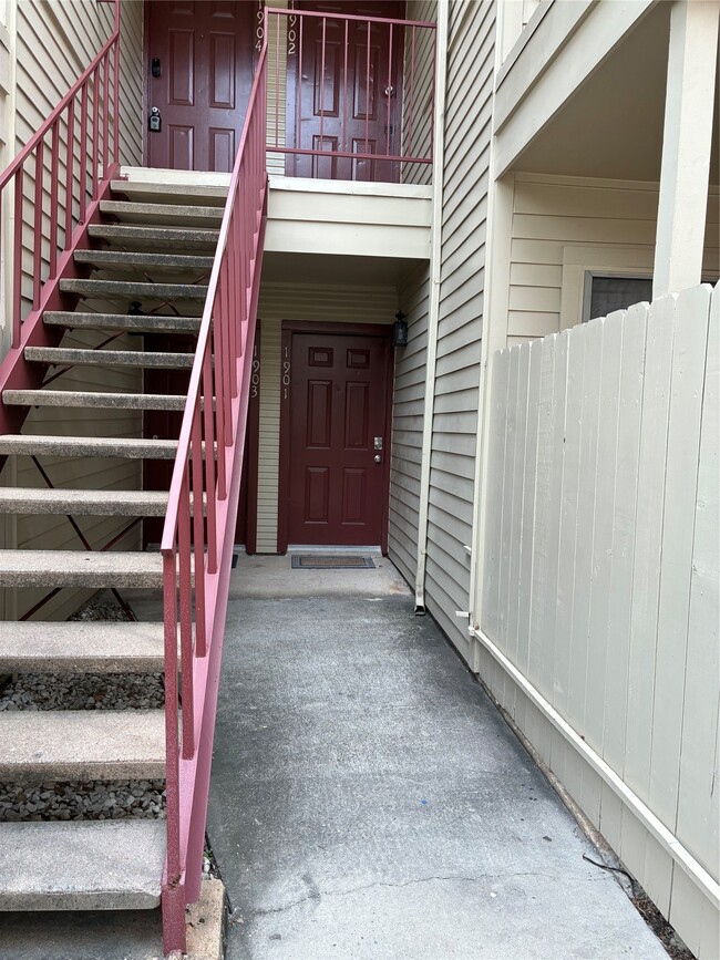 Building Photo - 2120 El Paseo St