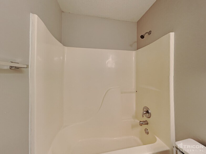 Building Photo - 3023 Ryan Rd