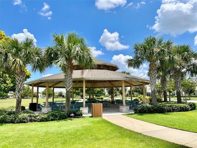 Building Photo - 9330 McLaren Alley