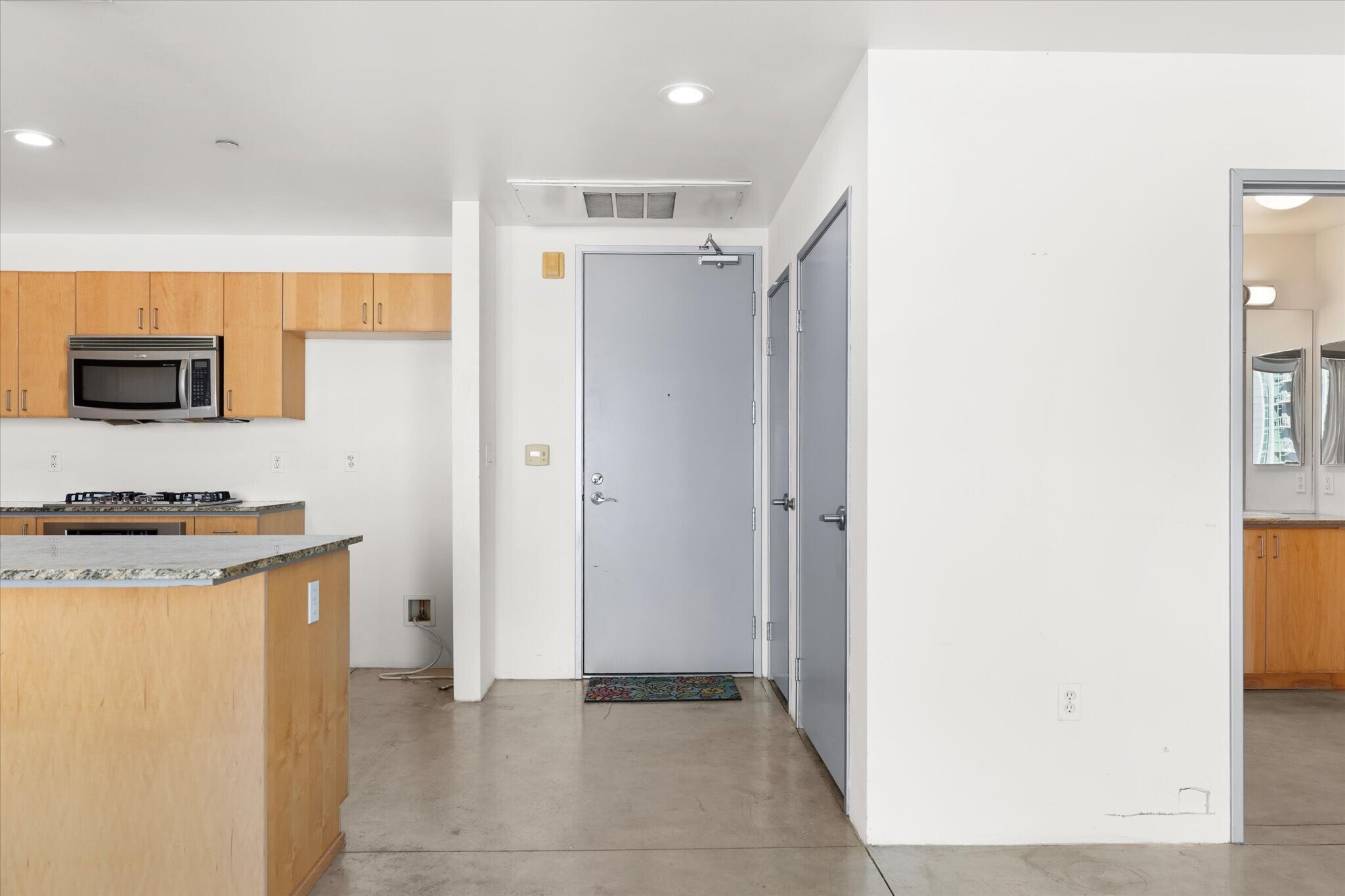 Building Photo - 285 W 6th St