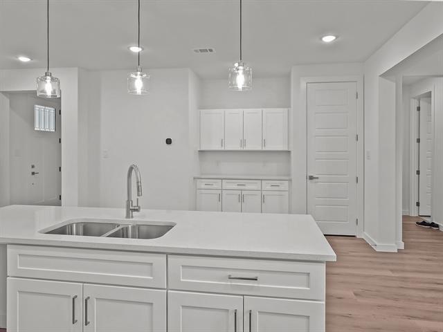 Building Photo - 9532 Thorncrown Ln